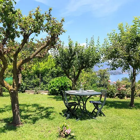 Casa Lilla - Lakeview Large With Garden Above