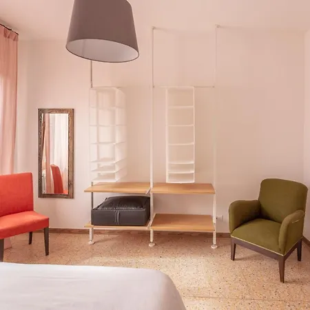 Casa Lilla - Lakeview Large With Garden Above Apartment