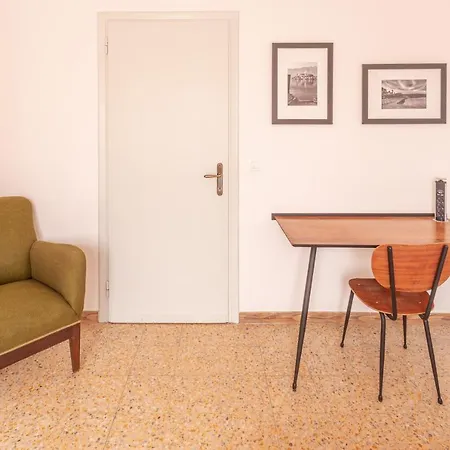 Casa Lilla - Lakeview Large With Garden Above