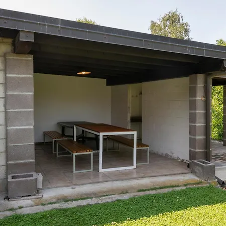 Casa Lilla - Lakeview Large With Garden Above