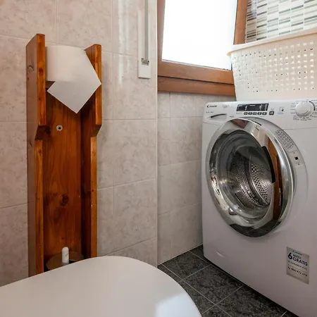 Casa Lilla - Lakeview Large With Garden Above Lejlighed